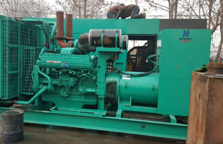 江北发电机组如何判断水冷式机油散热器内部是否需要清洗？